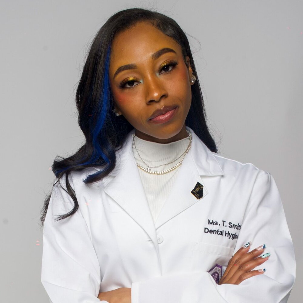 Meet your Stylist Posher, Taylor